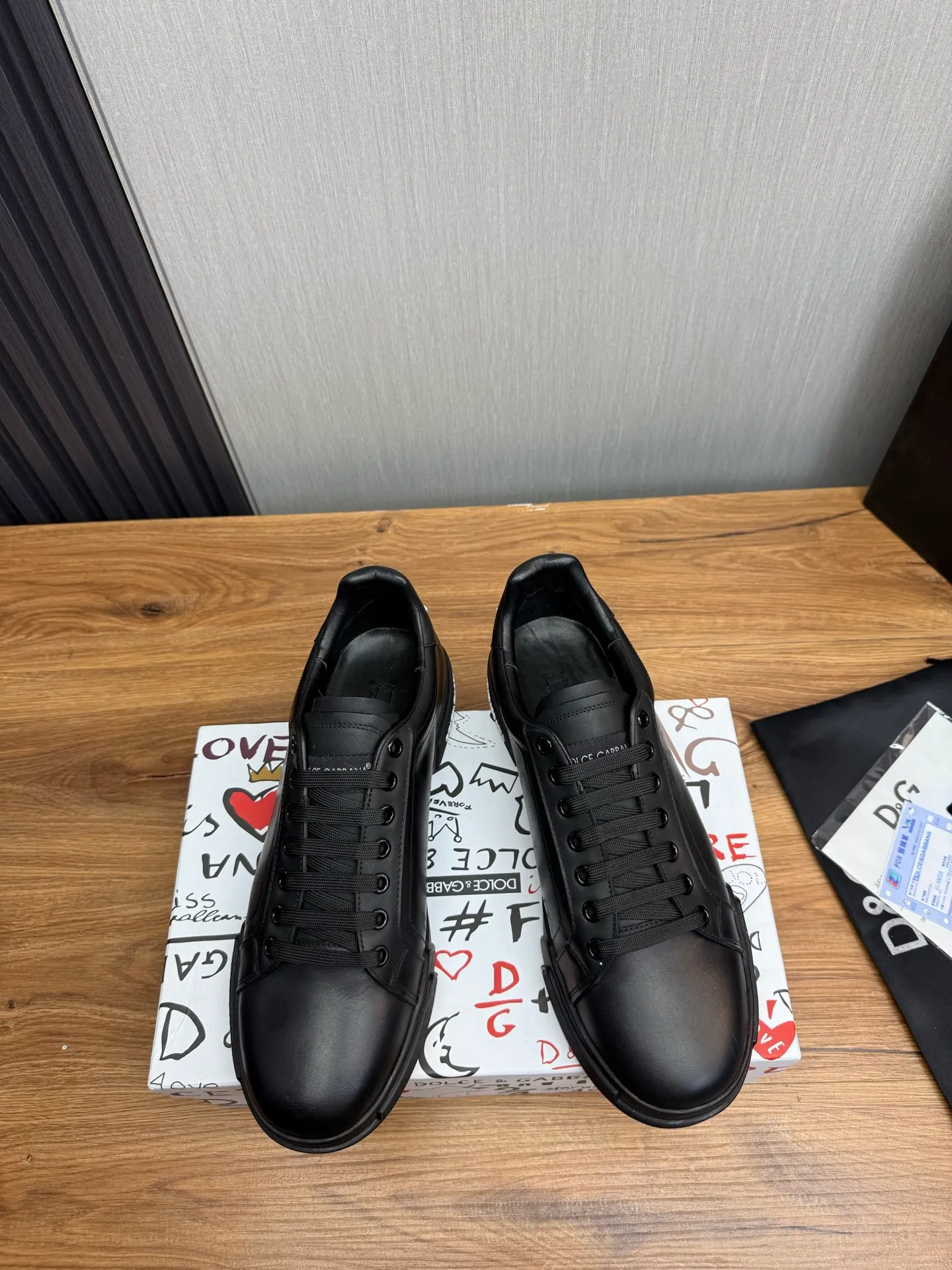 Men's men's shoes💰440💰Dolce & gabbana (DG) official website synchronized new models💥1 fashionable hot models: 1 Exclusive mold opening ✅Imported cowhide for the upper, unique brand style logo upper💥Sheepskin feet🐑Original private mold outsole✔️36-44 (38.45 custom-made, non-refundable)